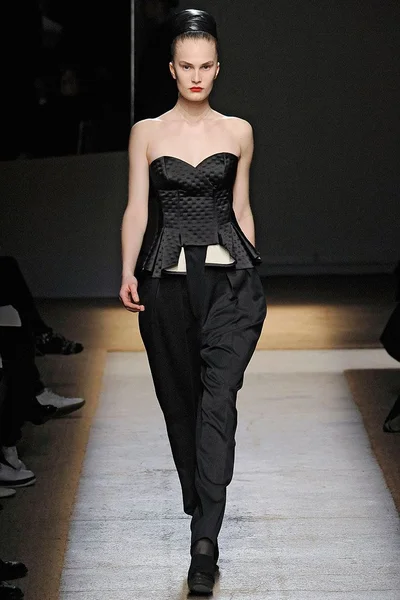 Look 37